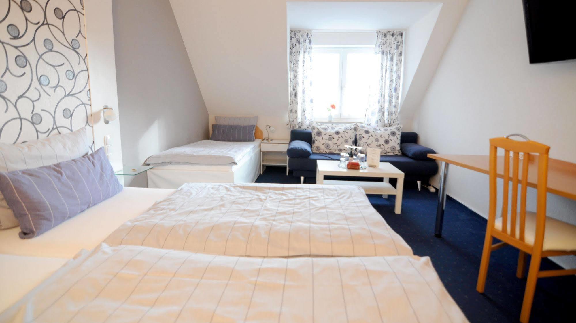טלגט Hotel Zur Bever מראה חיצוני תמונה